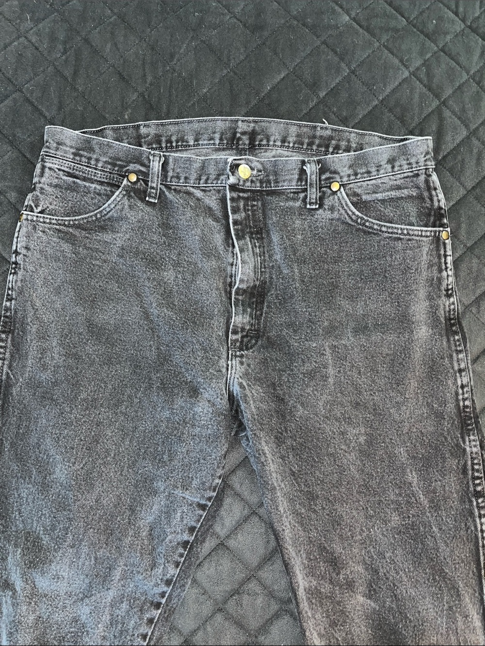 Wrangler Men's Washed Black Relaxed Jeans